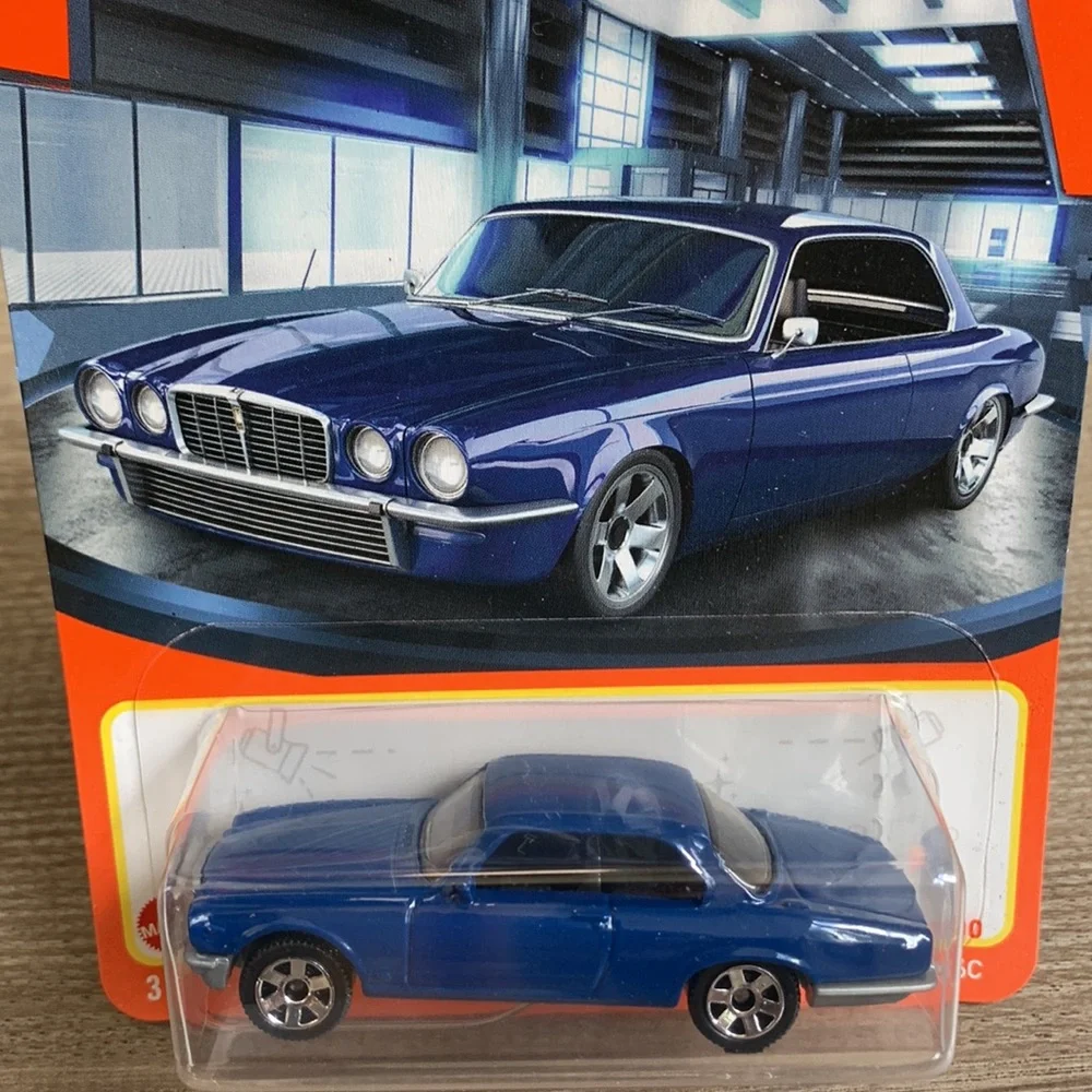 1977 Jaguar XJ6C Matchbox 70s Blue Car HVK98 MBX Showroom Edition Mattel 2024 🆕